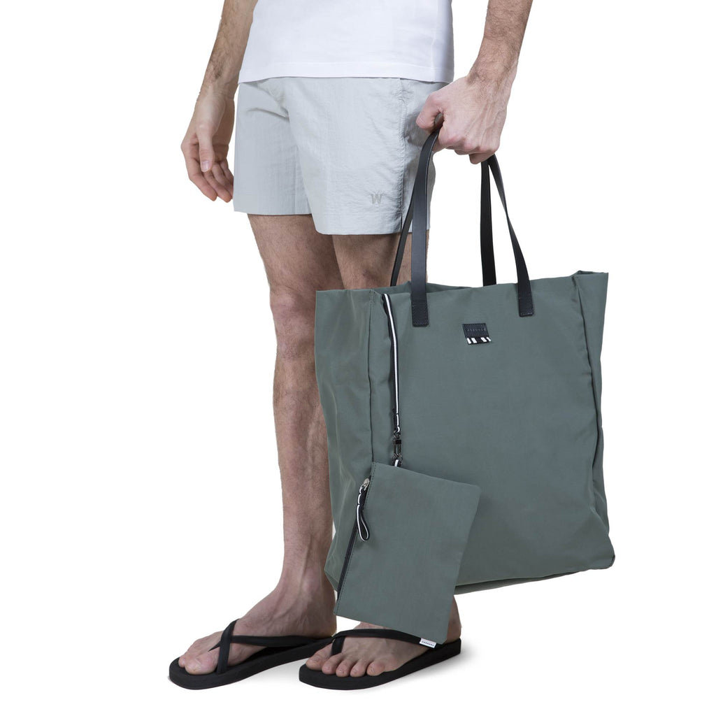 MIDSIZE NYLON TOTE BAG WITH INTERNAL POCHETTE