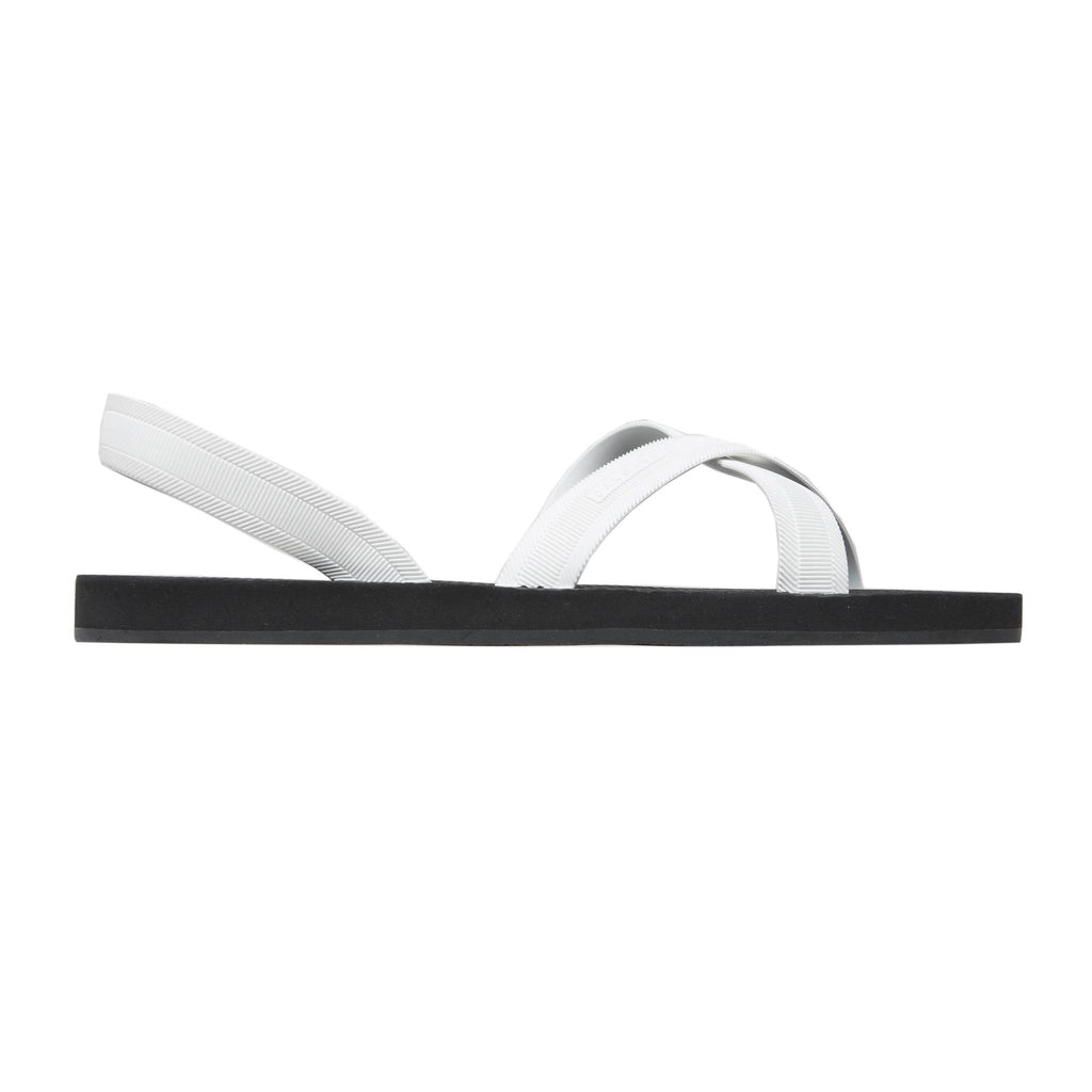 BICOLORED LUXE MICRO SLIDE WITH BACK HEAL STRAP